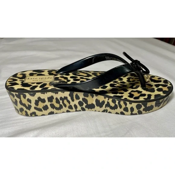 KATE SPADE Leopard Flip Flops Platform Sandal Black Bow Womens 7M New Logo Charm - Picture 4 of 9